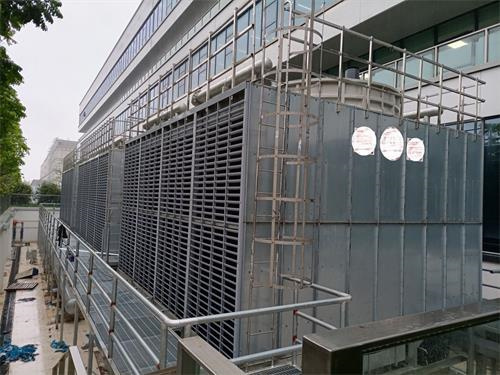 横流冷却塔上安装的收水器究竟有哪些作用？？(横流式闭式冷却塔)